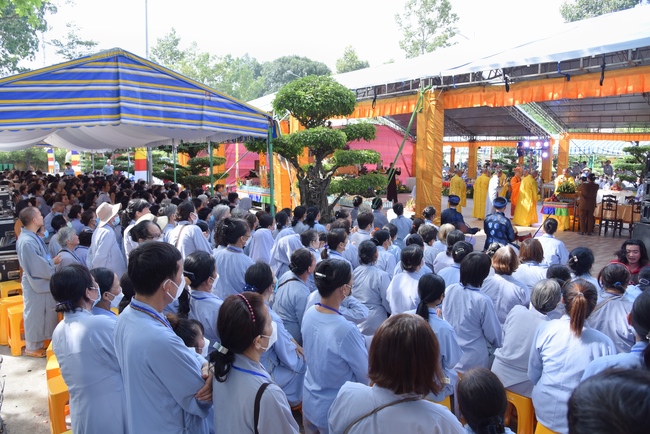 Dharma talk “sharing experiences of practicing” by Most Thich Minh Thong - The 97 th Seven-day Retreat