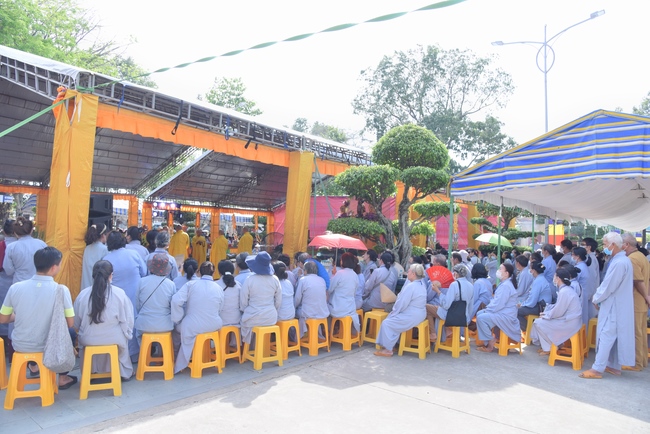 Dharma talk “sharing experiences of practicing” by Most Thich Minh Thong - The 97 th Seven-day Retreat