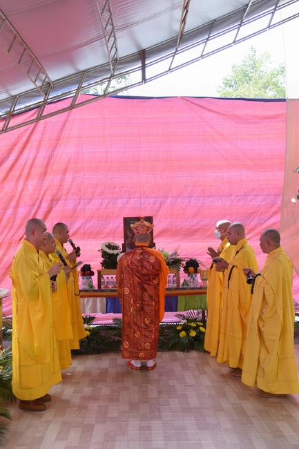 Dharma talk “sharing experiences of practicing” by Most Thich Minh Thong - The 97 th Seven-day Retreat