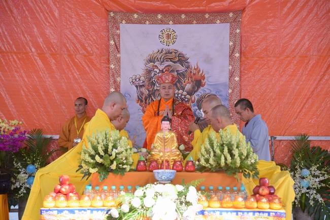 Dharma talk “sharing experiences of practicing” by Most Thich Minh Thong - The 97 th Seven-day Retreat