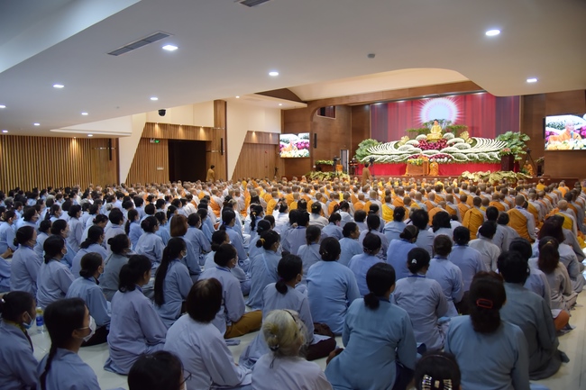 Dharma talk “sharing experiences of practicing” by Most Thich Minh Thong - The 97 th Seven-day Retreat
