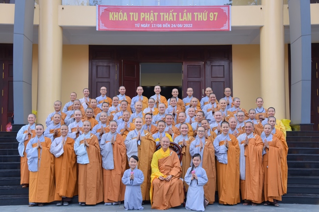 Dharma talk “sharing experiences of practicing” by Most Thich Minh Thong - The 97 th Seven-day Retreat