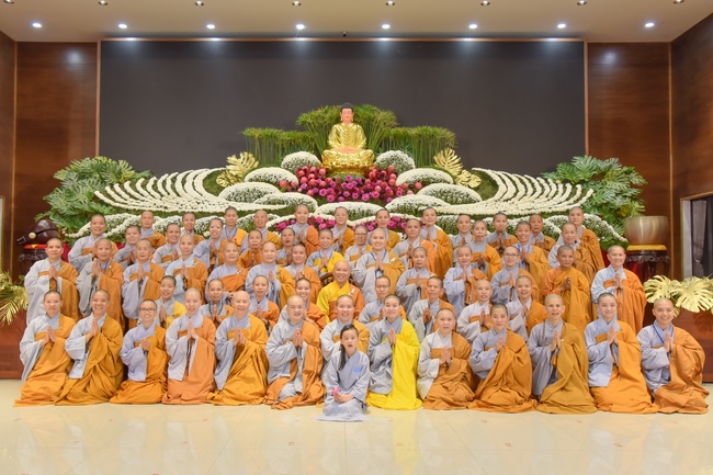 Dharma talk “sharing experiences of practicing” by Most Thich Minh Thong - The 97 th Seven-day Retreat