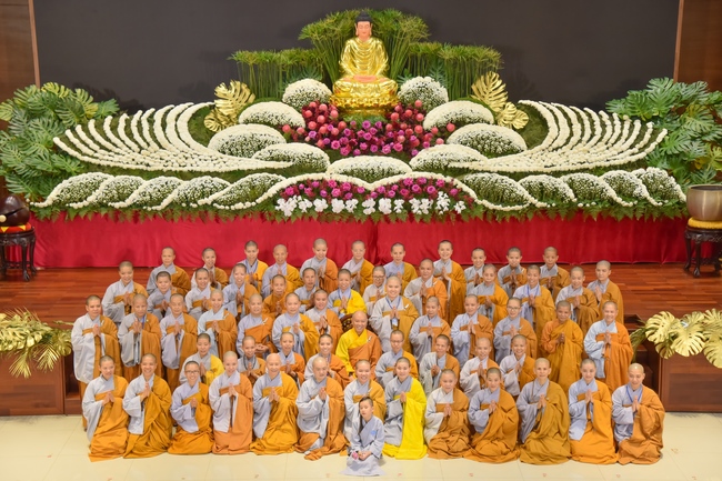 Dharma talk “sharing experiences of practicing” by Most Thich Minh Thong - The 97 th Seven-day Retreat