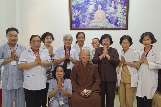 Dharma talk “sharing experiences of practicing” by Most Thich Minh Thong - The 97 th Seven-day Retreat