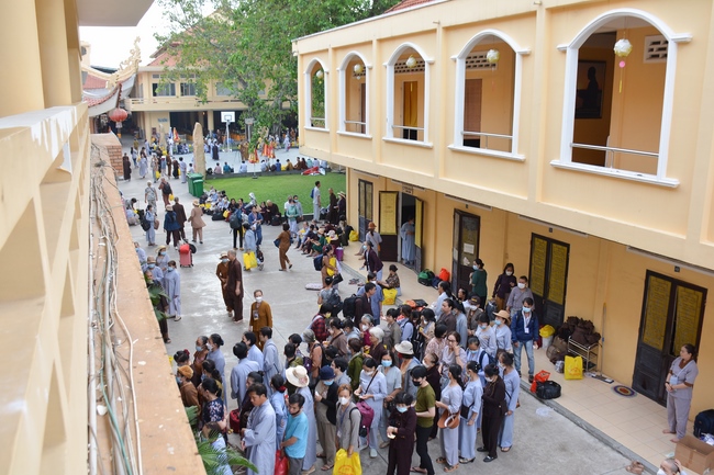 Dharma talk “sharing experiences of practicing” by Most Thich Minh Thong - The 97 th Seven-day Retreat