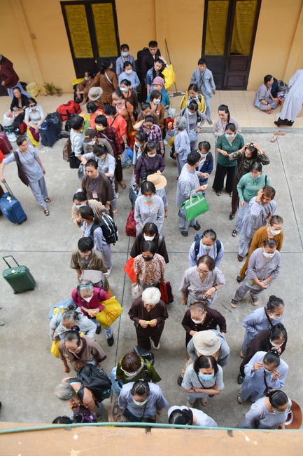 Dharma talk “sharing experiences of practicing” by Most Thich Minh Thong - The 97 th Seven-day Retreat
