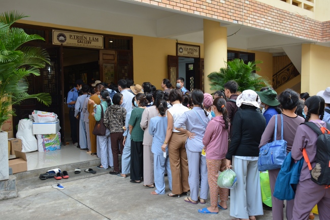 Dharma talk “sharing experiences of practicing” by Most Thich Minh Thong - The 97 th Seven-day Retreat