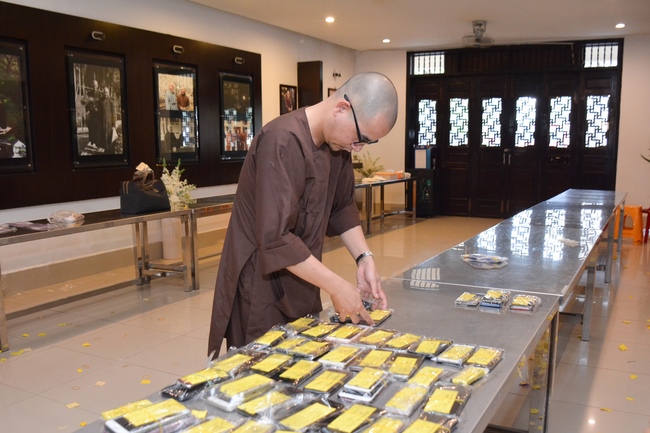 Dharma talk “sharing experiences of practicing” by Most Thich Minh Thong - The 97 th Seven-day Retreat