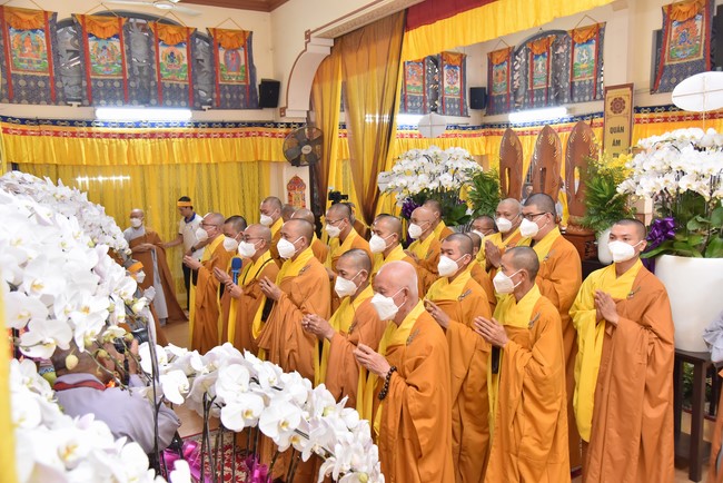 Ritual of visiting and offering homage to the Master of Nuns Thich Nu Nhu Giac