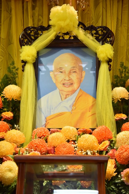 Ritual of visiting and offering homage to the Master of Nuns Thich Nu Nhu Giac