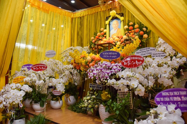 Ritual of visiting and offering homage to the Master of Nuns Thich Nu Nhu Giac
