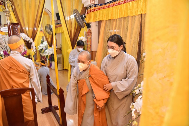 Ritual of visiting and offering homage to the Master of Nuns Thich Nu Nhu Giac