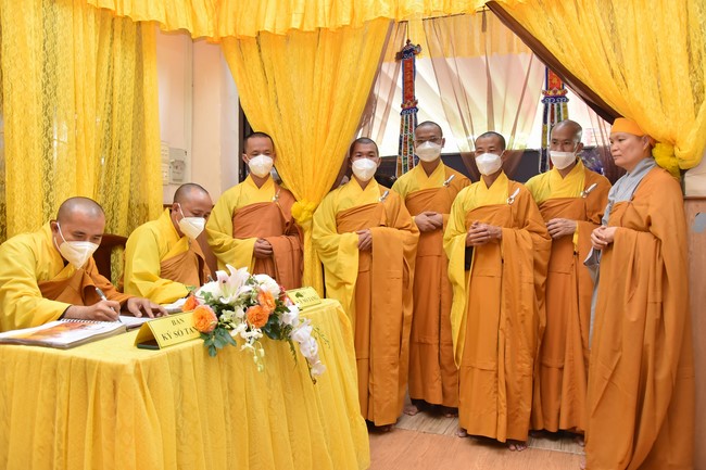 Ritual of visiting and offering homage to the Master of Nuns Thich Nu Nhu Giac