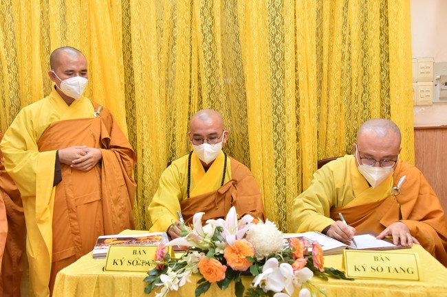 Ritual of visiting and offering homage to the Master of Nuns Thich Nu Nhu Giac