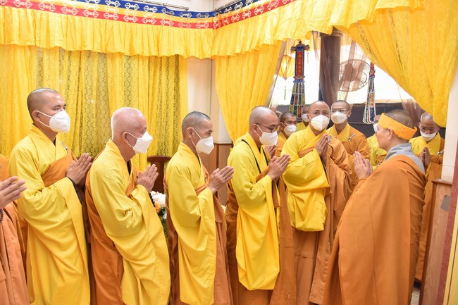 Ritual of visiting and offering homage to the Master of Nuns Thich Nu Nhu Giac