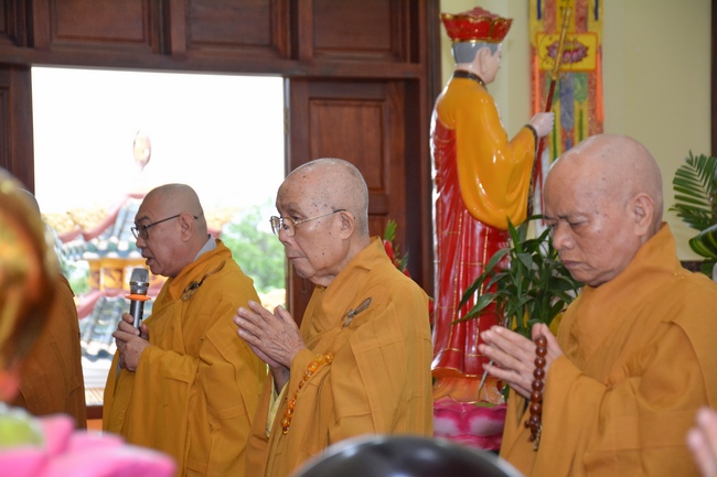 Holding Pravaranà Ceremony of Director Board of Vietnam Buddhist Sangha (DBVBS) in Hoc Mon district