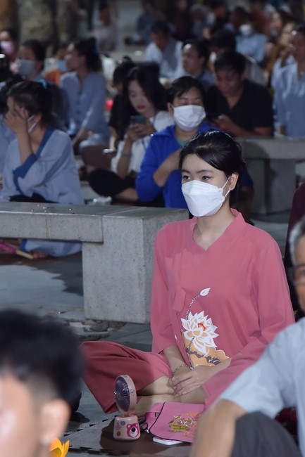 Lễ lạy danh hiệu Quán Thế Âm nhân mùa Vu Lan