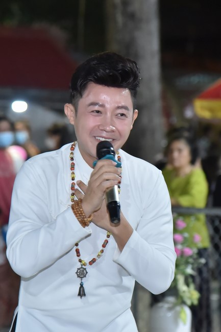 Lễ lạy danh hiệu Quán Thế Âm nhân mùa Vu Lan