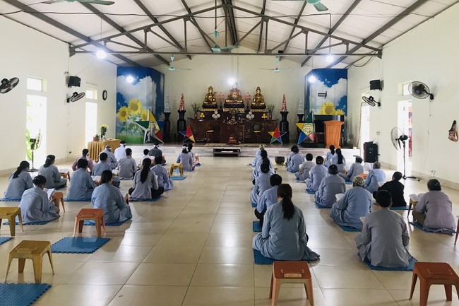 Mid-Autumn Festival for Kids Charity of Dong Cao rural Pagoda