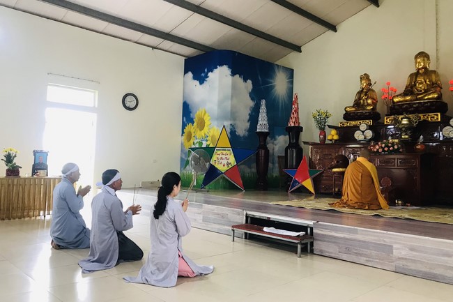 Mid-Autumn Festival for Kids Charity of Dong Cao rural Pagoda