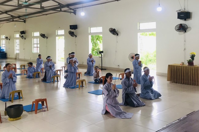 Mid-Autumn Festival for Kids Charity of Dong Cao rural Pagoda