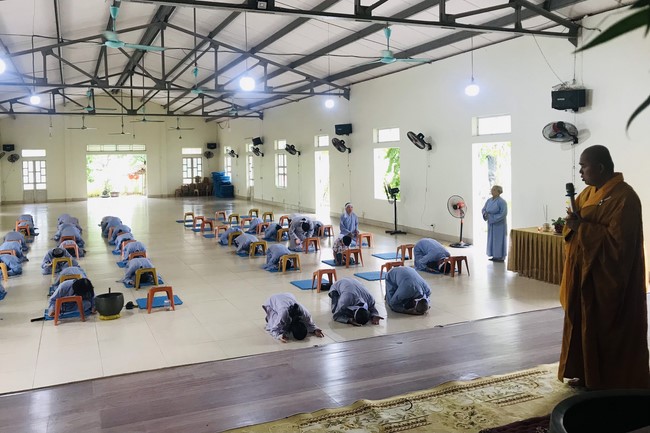 Mid-Autumn Festival for Kids Charity of Dong Cao rural Pagoda