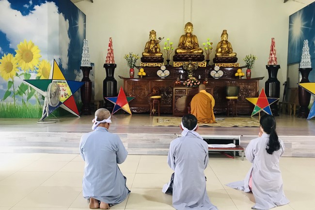 Mid-Autumn Festival for Kids Charity of Dong Cao rural Pagoda