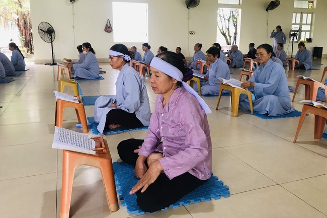 Mid-Autumn Festival for Kids Charity of Dong Cao rural Pagoda