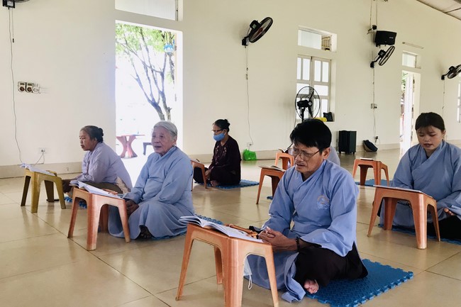 Mid-Autumn Festival for Kids Charity of Dong Cao rural Pagoda