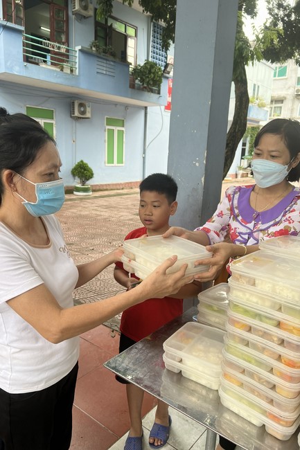 Mid-Autumn Festival for Kids Charity of Dong Cao rural Pagoda