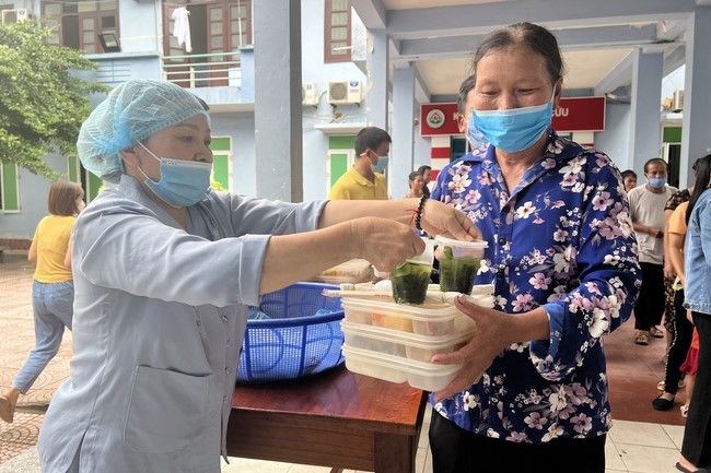 Mid-Autumn Festival for Kids Charity of Dong Cao rural Pagoda