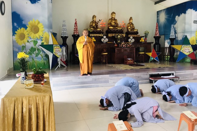 Mid-Autumn Festival for Kids Charity of Dong Cao rural Pagoda