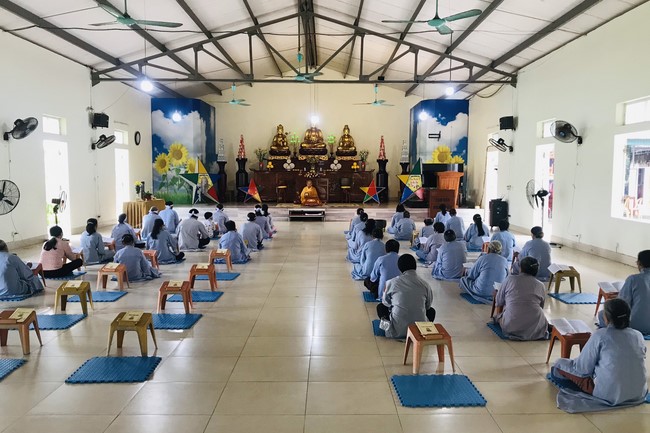 Mid-Autumn Festival for Kids Charity of Dong Cao rural Pagoda