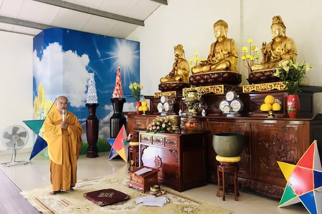 Mid-Autumn Festival for Kids Charity of Dong Cao rural Pagoda