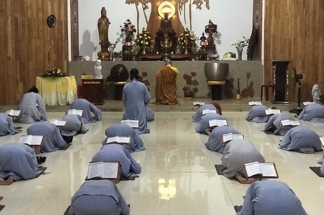 Periodic repentance ceremony at Suoi Phap Pagoda