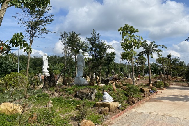 Periodic repentance ceremony at Suoi Phap Pagoda
