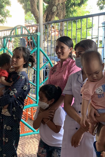 Mid-Autumn Festival for Kids of Dong Cao pagoda to Nga Son General Hospital in Thanh Hoa