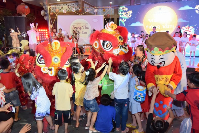 Chương trình văn nghệ “Trung Thu Cho Em”