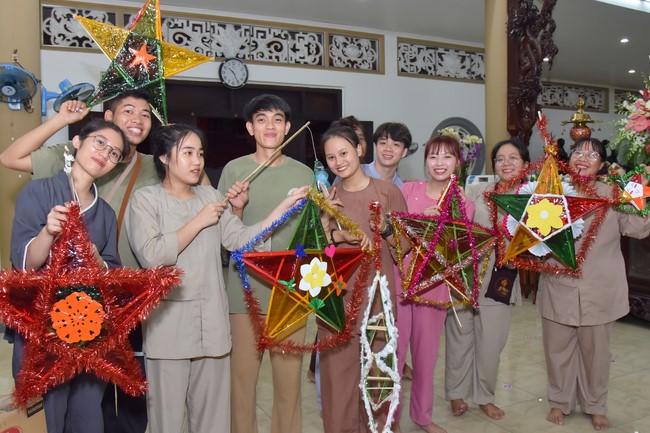 Chương trình văn nghệ “Trung Thu Cho Em”