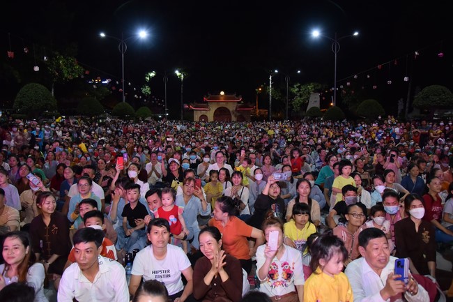 Chương trình văn nghệ “Trung Thu Cho Em”