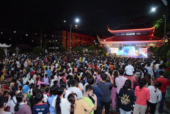 Chương trình văn nghệ “Trung Thu Cho Em”