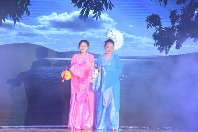 Chương trình văn nghệ “Trung Thu Cho Em”