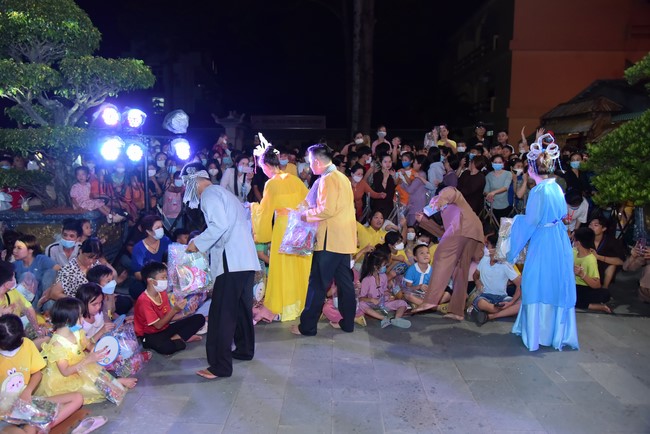 Chương trình văn nghệ “Trung Thu Cho Em”