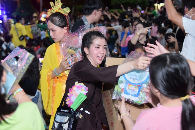 Chương trình văn nghệ “Trung Thu Cho Em”