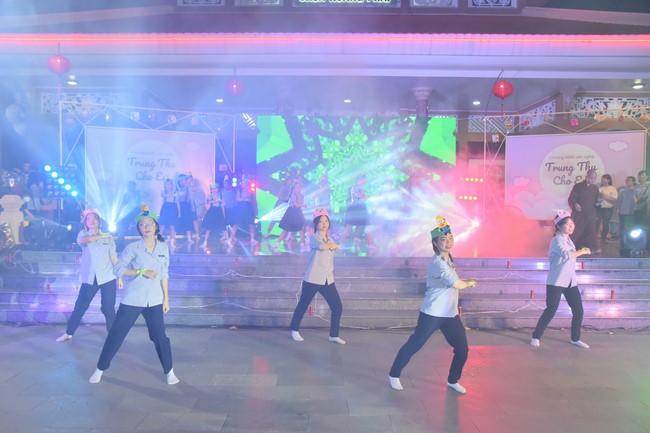 Chương trình văn nghệ “Trung Thu Cho Em”