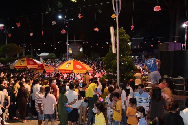 Chương trình văn nghệ “Trung Thu Cho Em”