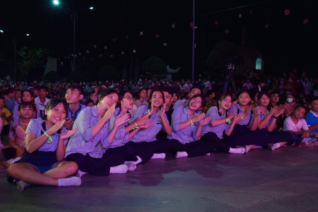 Chương trình văn nghệ “Trung Thu Cho Em”