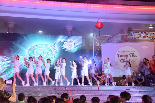 Chương trình văn nghệ “Trung Thu Cho Em”