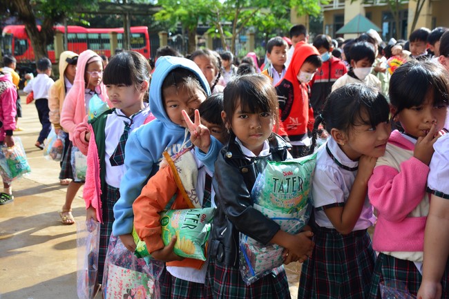 Charity program Mid-Autumn Festival for Kids in Dak Nong